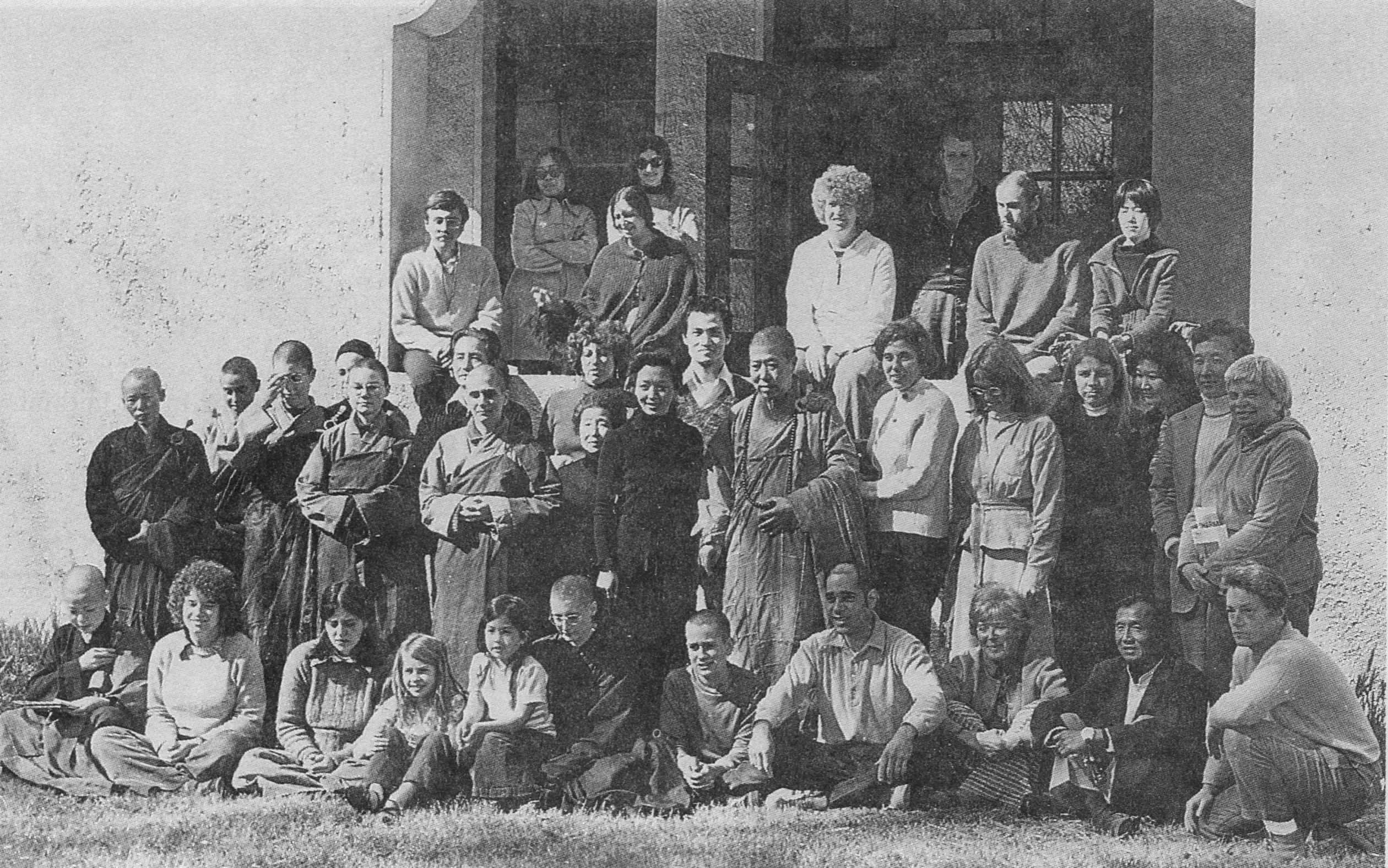 �ŤƦѩM�|�l������M��2 - ���Ĥۤ� �Y�����EIn Memory of the Venerable Master Hsuan Huan - Transformation of a Bodhisattva,