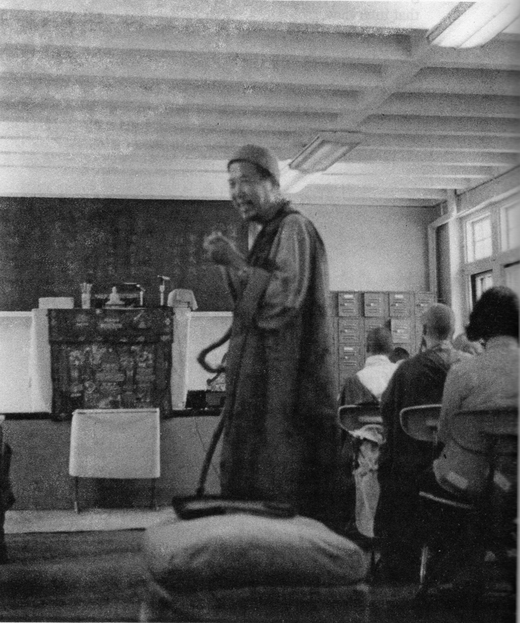 �ŤƦѩM�|�l������M��2 - ���Ĥۤ� �Y�����EIn Memory of the Venerable Master Hsuan Huan - Transformation of a Bodhisattva,