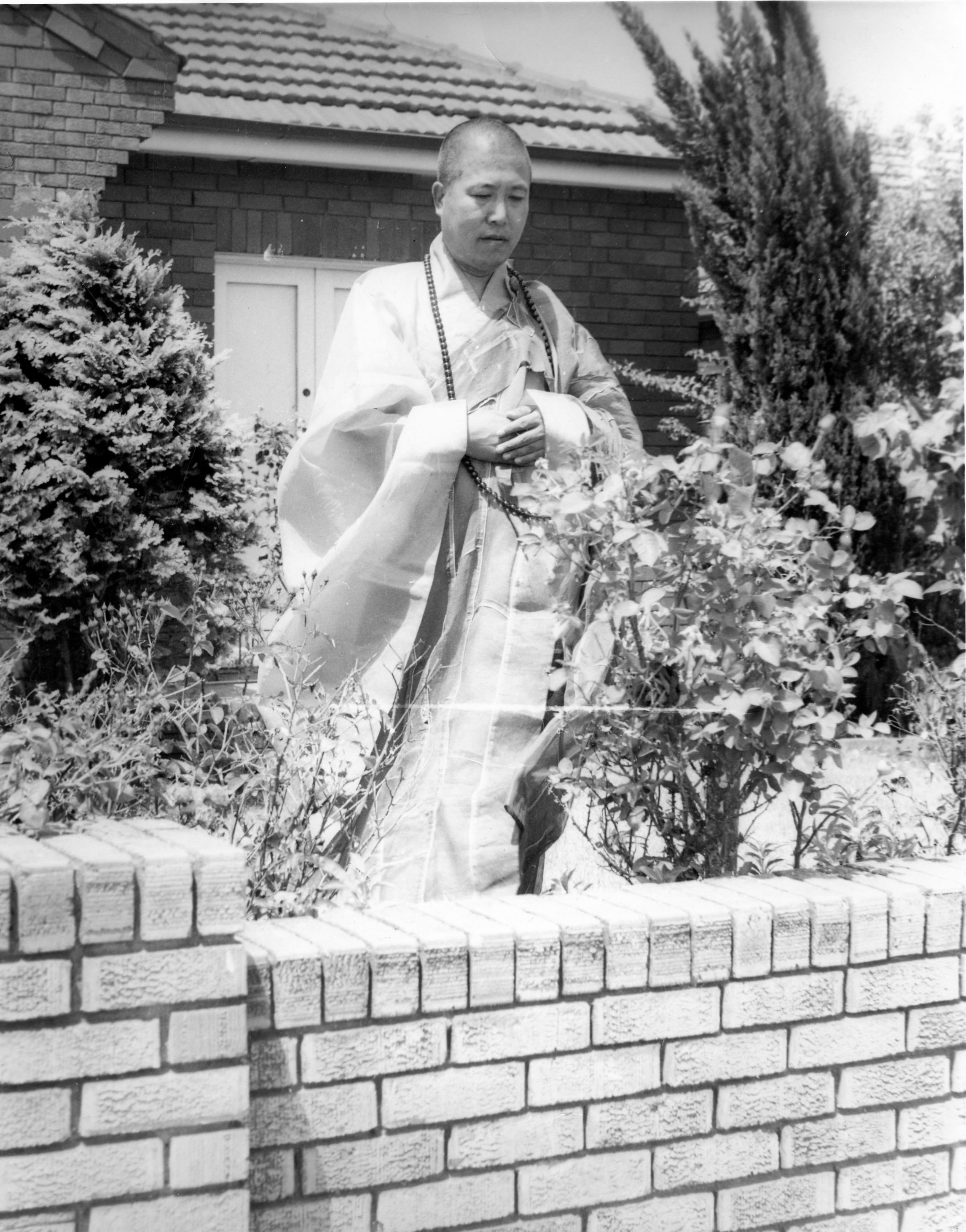 ŤƦѩM|lM2 - Ĥۤ YEIn Memory of the Venerable Master Hsuan Huan - Transformation of a Bodhisattva,