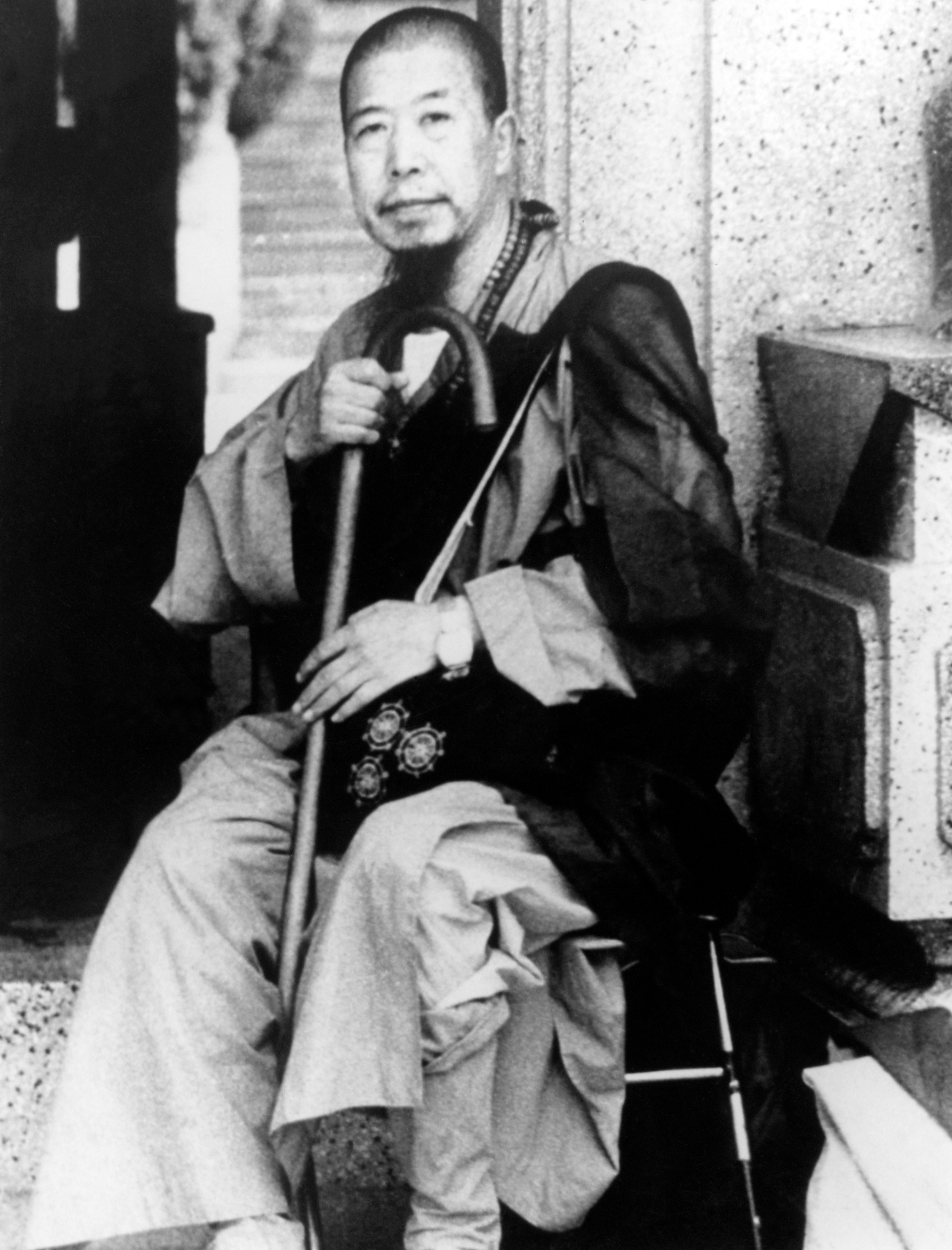 �ŤƦѩM�|�l������M��2 - ���Ĥۤ� �Y�����EIn Memory of the Venerable Master Hsuan Huan - Transformation of a Bodhisattva,